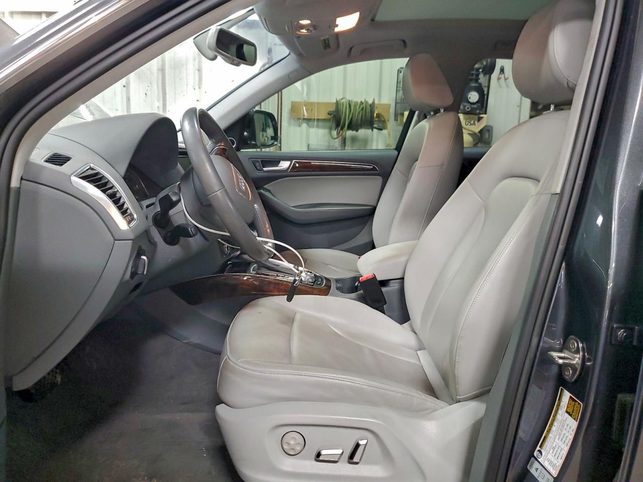 Audi Q5 Premium Plus Image 11