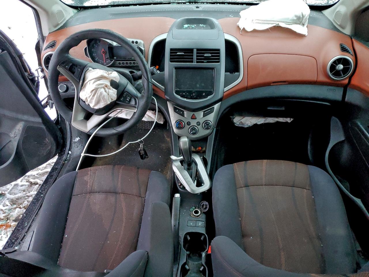 Chevrolet Sonic Lt Image 9