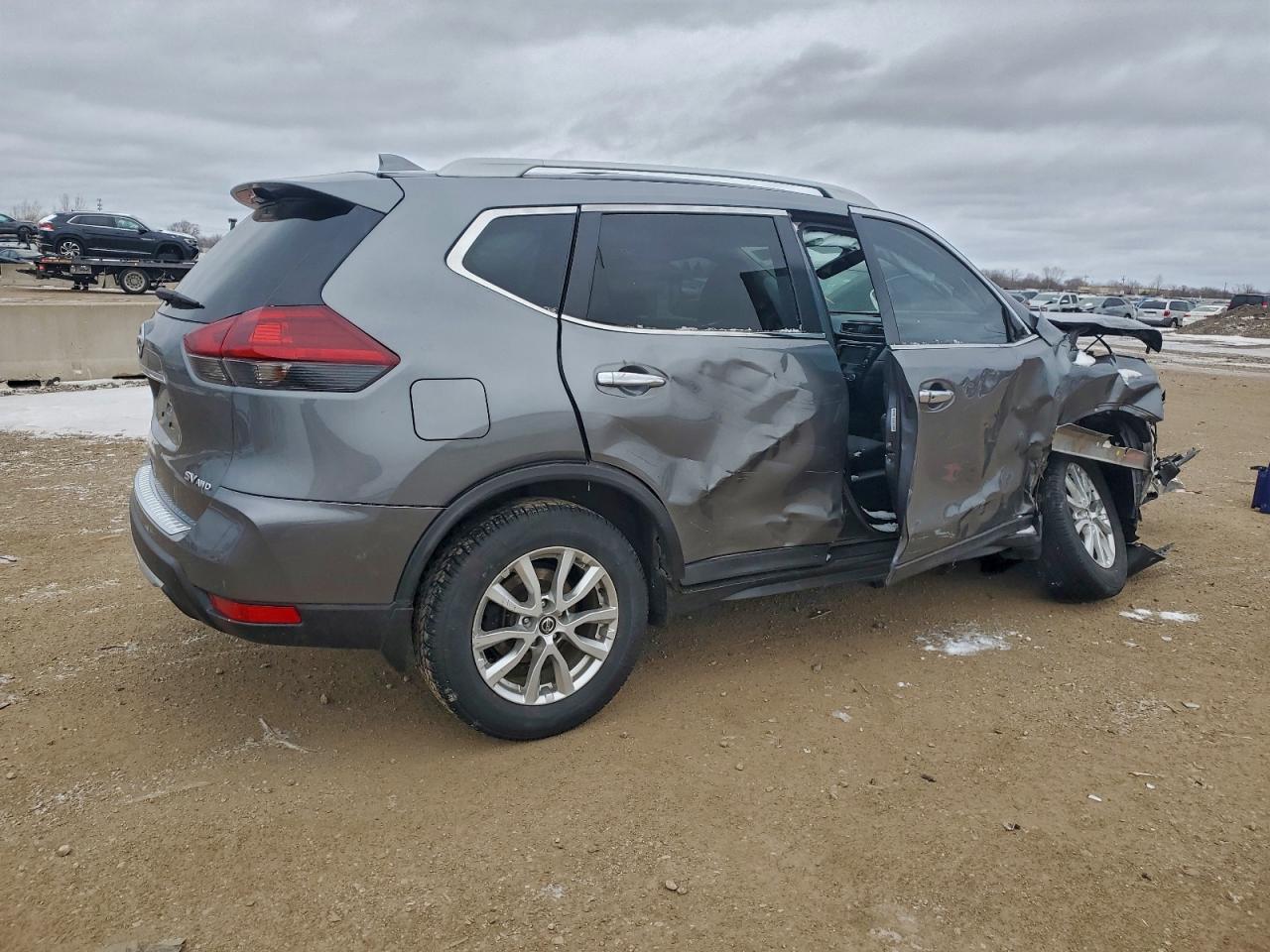 Nissan Rogue S Image 7