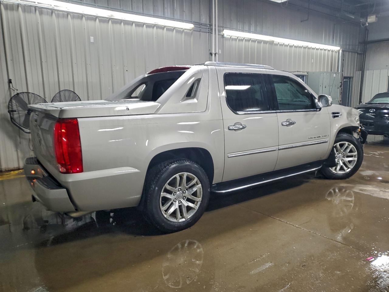 Cadillac Escalade Ext Image 5