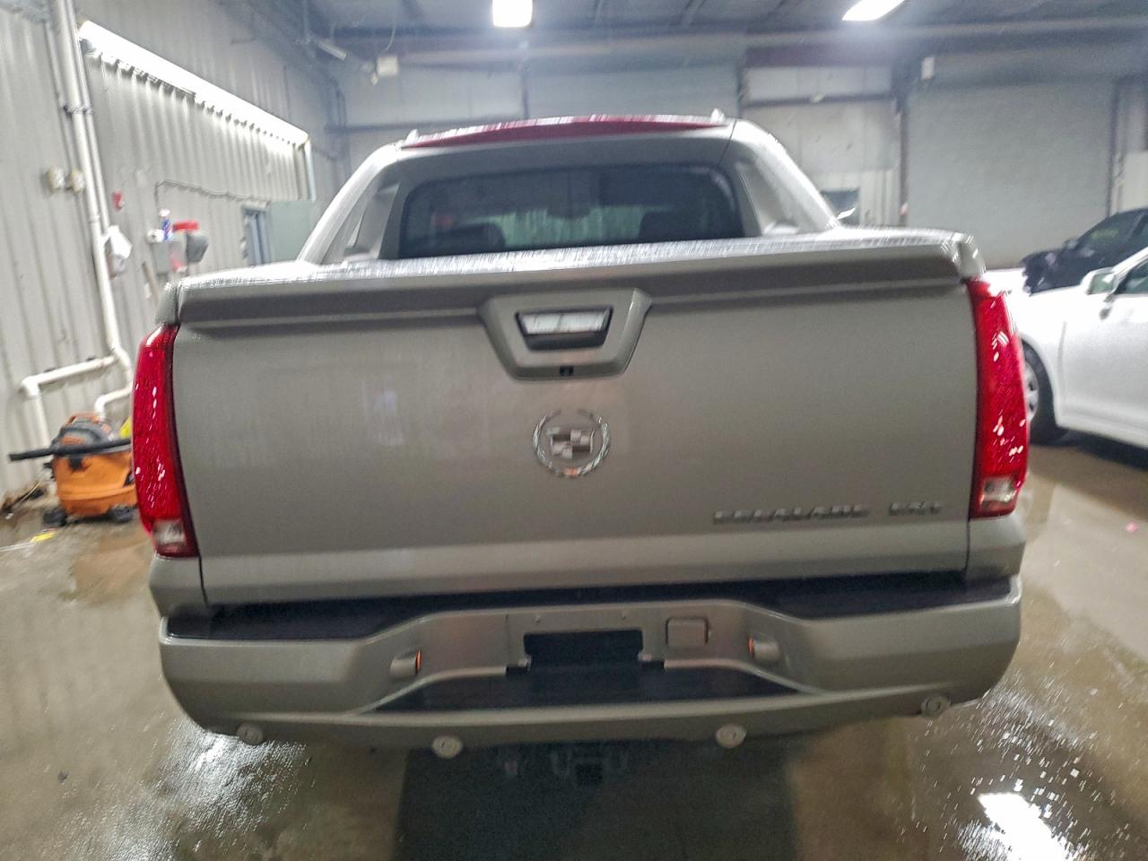 Cadillac Escalade Ext Image 8