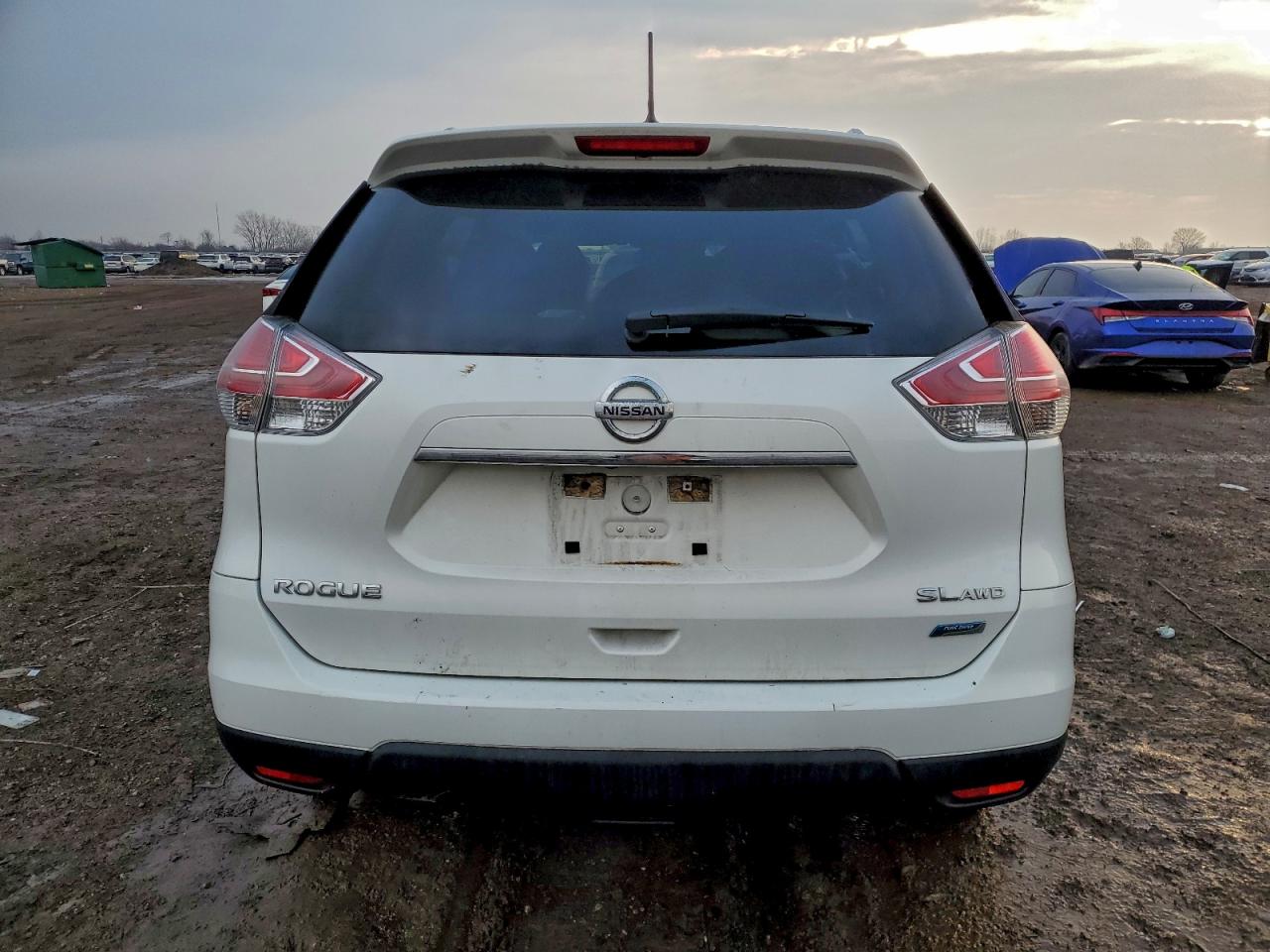 Nissan Rogue S Image 2