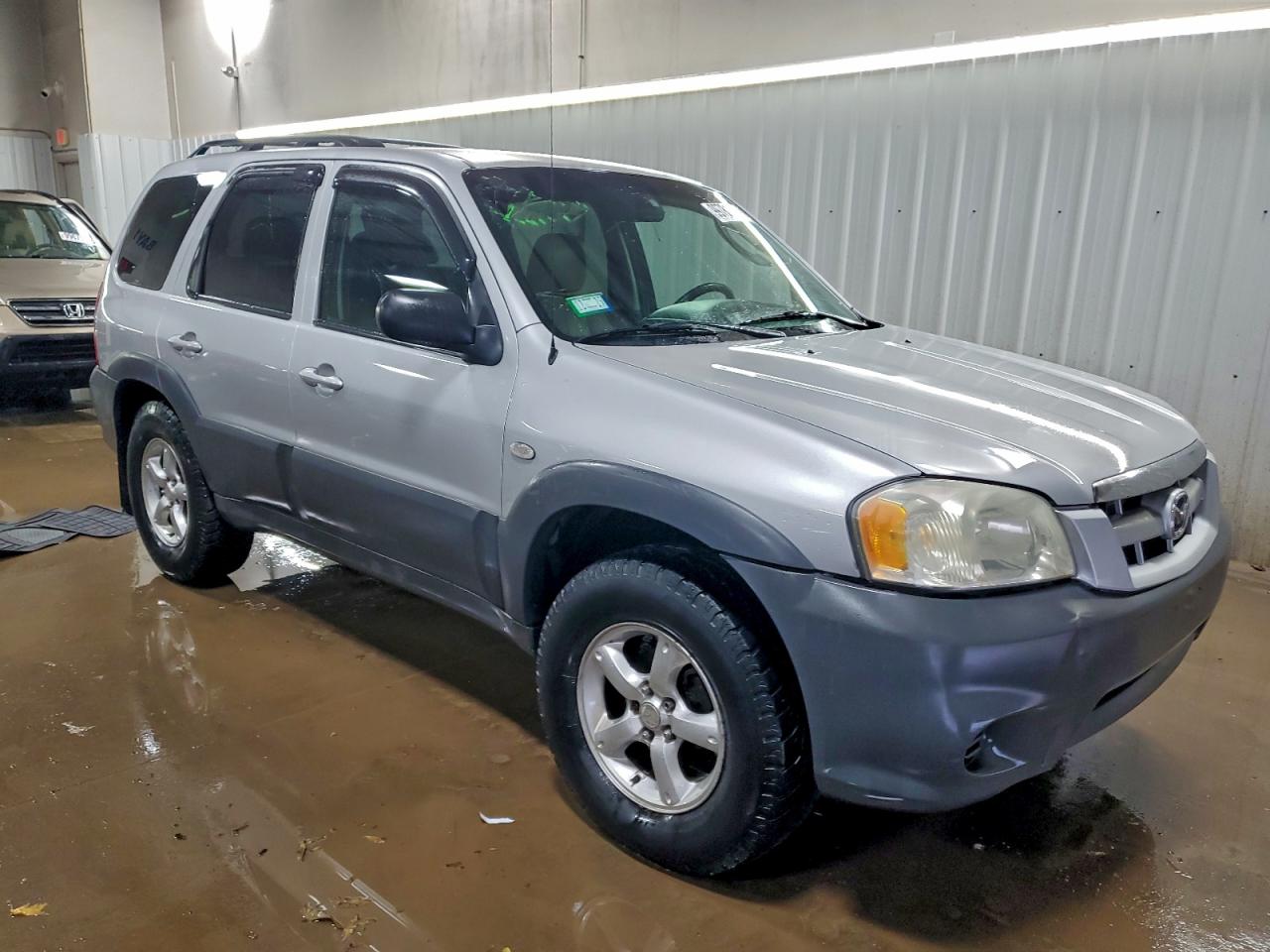 Mazda Tribute I Image 9