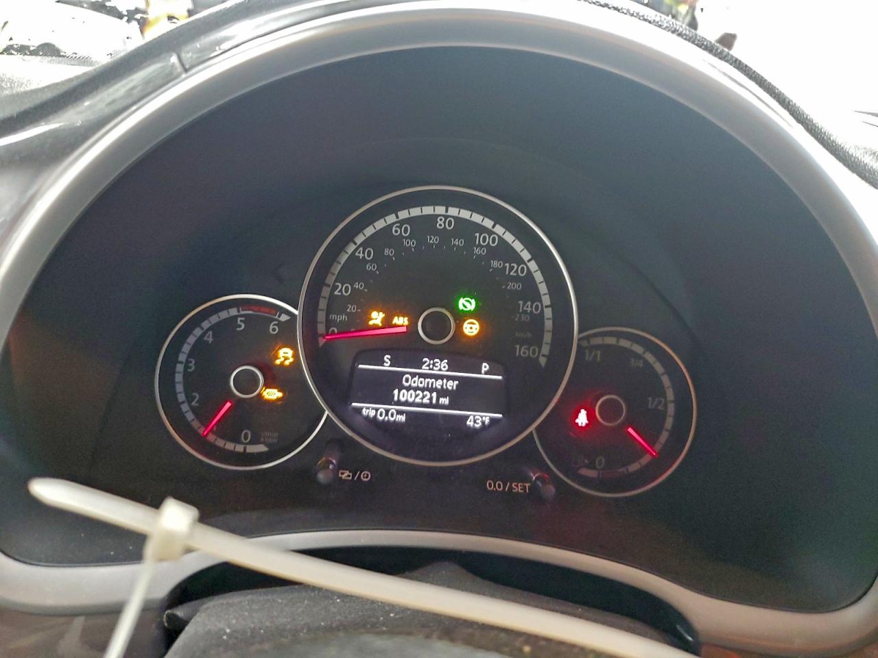 Volkswagen Beetle Image 11