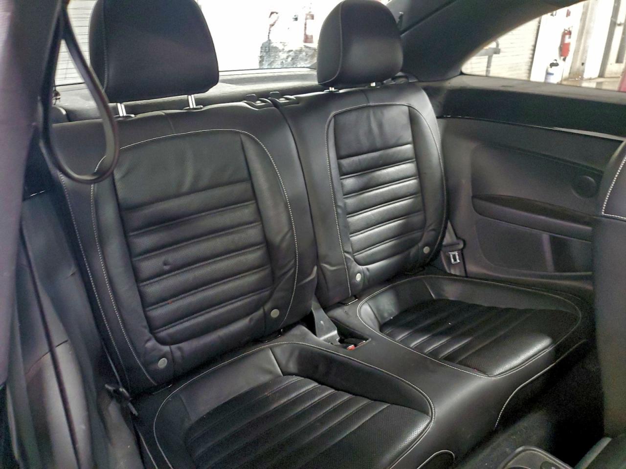 Volkswagen Beetle Image 8