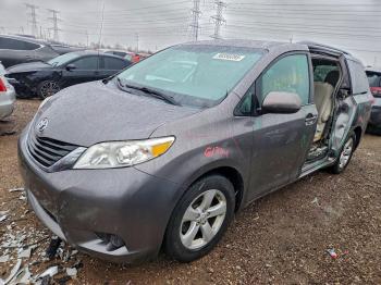  Salvage Toyota Sienna