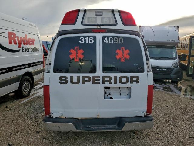 Chevrolet Express Image 13