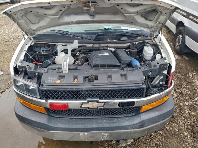 Chevrolet Express Image 7