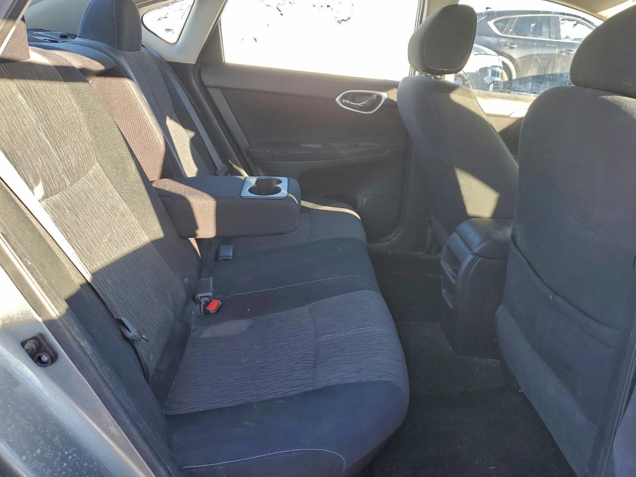 Nissan Sentra S Image 12