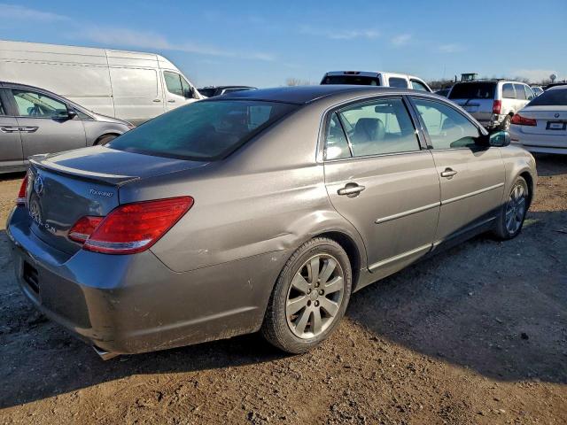 Toyota Avalon Xl Image 3